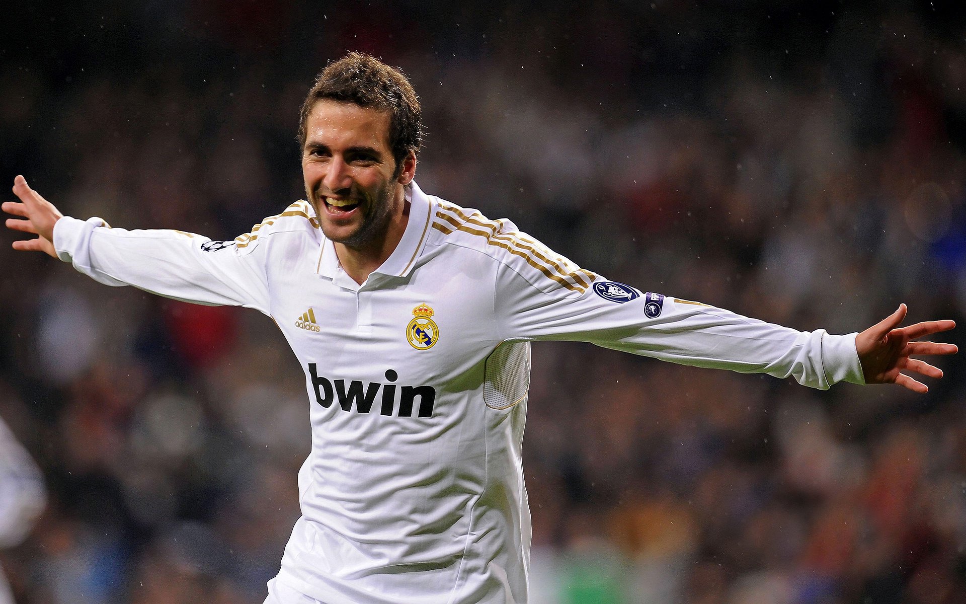 新闻中心召开高层管理会议,高层工作会议